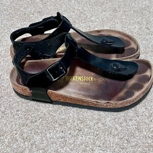 Birkenstock Gizeh Heel Strap Glossy Black Sandals